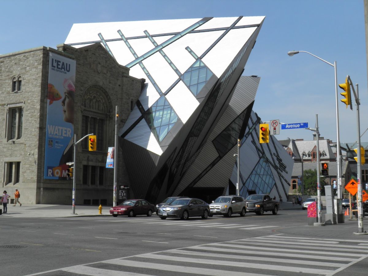 “Unveiling History: Exploring the Royal Ontario Museum in Toronto”